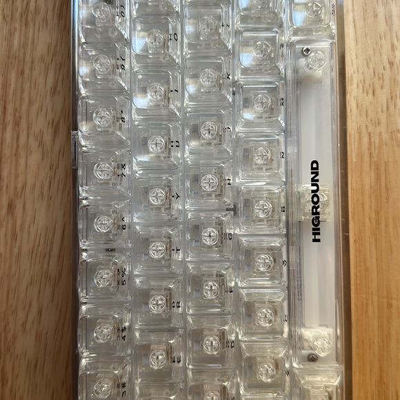 HIGROUND Clear Opal Base 65 Keyboard - Picture 2 of 7